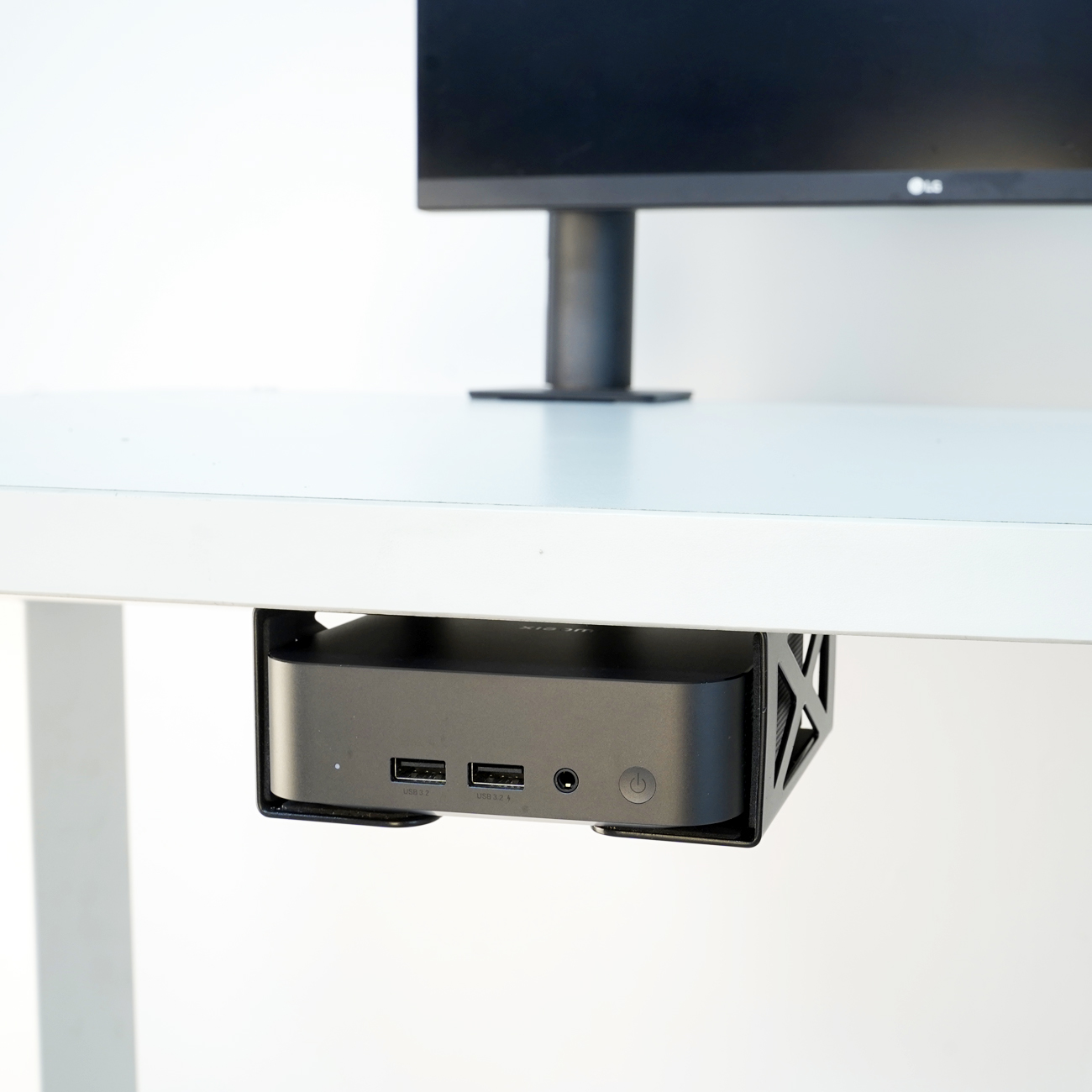 Masanın altında dizüstü bilgis - Gaming Console Stand incelemesi ve fiyatı